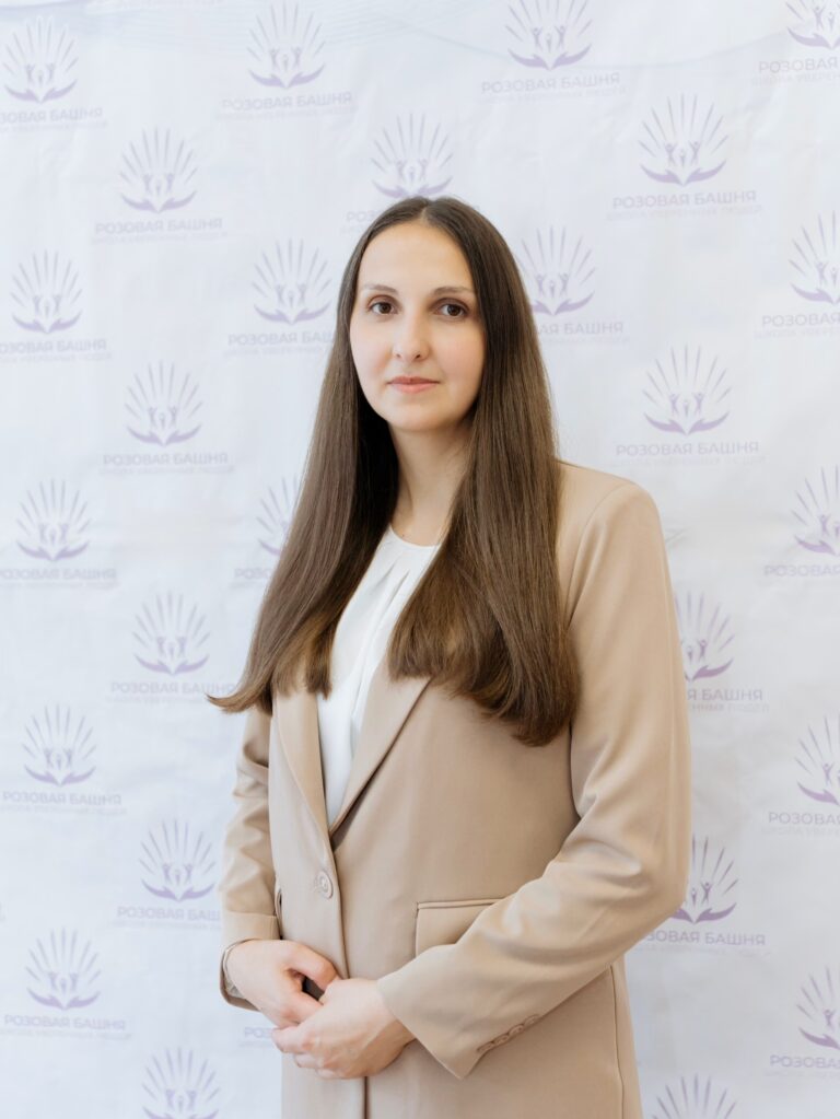 Кубышкина Диана Владимировна, воспитатель группы 3–6, филиал на Судостроительной