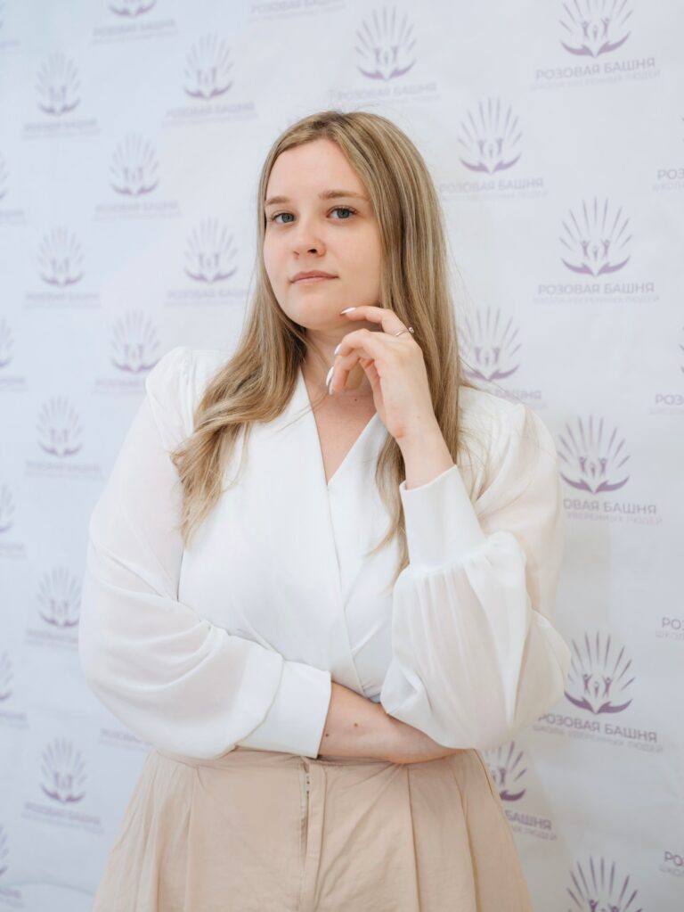 Соколова Марина Андреевна, управляющая филиалом на Шахтёров